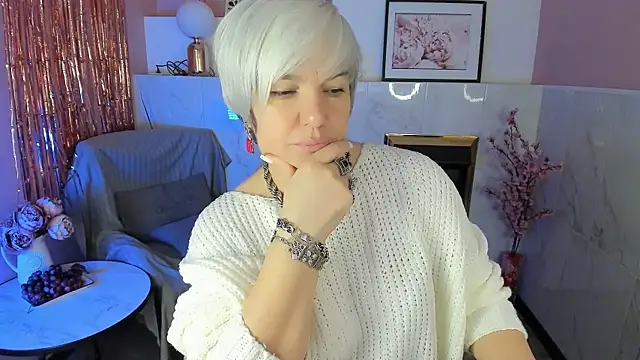 CarmenSoft online show from January 10, 2026, 8:32 pm