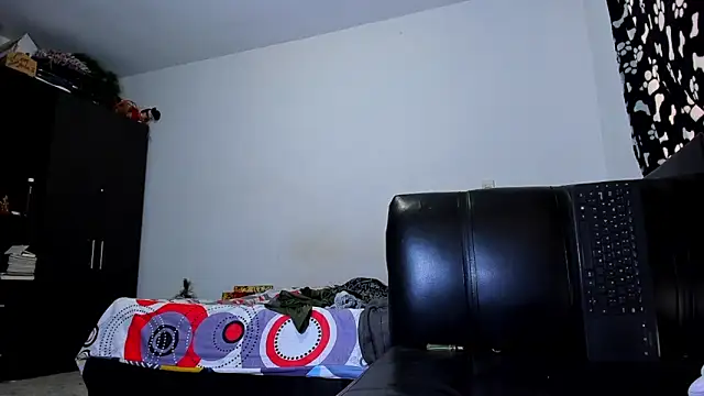 Snapshot of ares_sexxx chatting on November 28, 2025, 1:36 pm ares sexxx online show from November 28, 2025, 1:36 pm