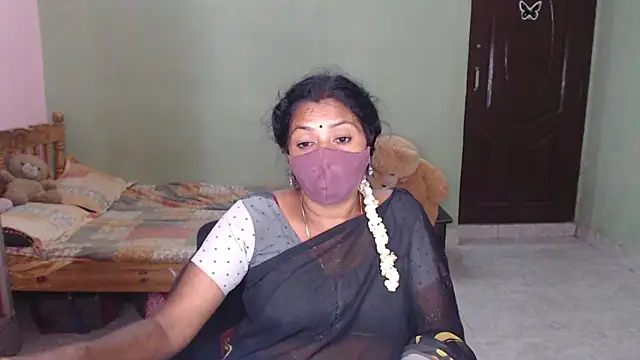 Snapshot of Novapol chatting on March 6, 2026, 5:42 pm Novapol online show from March 6, 2026, 5:42 pm