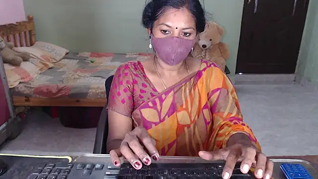 Snapshot of Novapol chatting on April 4, 2026, 12:57 pm Novapol online show from April 4, 2026, 12:57 pm