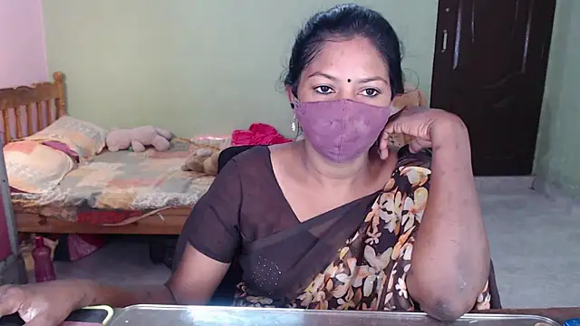 Snapshot of Novapol chatting on April 17, 2026, 5:43 am Novapol online show from April 17, 2026, 5:43 am