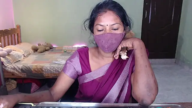 Snapshot of Novapol chatting on April 19, 2026, 1:43 pm Novapol online show from April 19, 2026, 1:43 pm