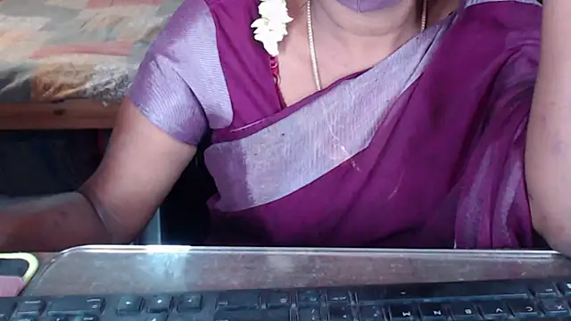 Snapshot of Novapol chatting on April 21, 2026, 5:50 pm Novapol online show from April 21, 2026, 5:50 pm