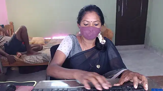 Snapshot of Novapol chatting on May 1, 2026, 1:48 pm Novapol online show from May 1, 2026, 1:48 pm