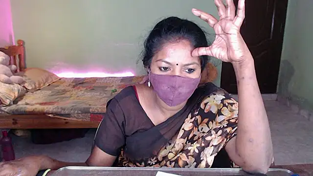 Snapshot of Novapol chatting on May 3, 2026, 5:57 am Novapol online show from May 3, 2026, 5:57 am