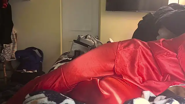 Snapshot of MaddisonX chatting on December 16, 2025, 9:03 am MaddisonX online show from December 16, 2025, 9:03 am