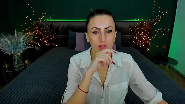 Rebecca Diamond online show from February 13, 2025, 10:55 am