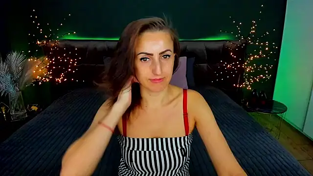 Rebecca Diamond online show from September 30, 2025, 5:45 am