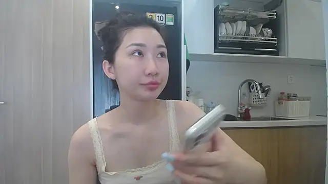 Snapshot of Asiagirll chatting on May 13, 2026, 2:09 am Asiagirll online show from May 13, 2026, 2:09 am