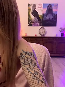 Cute-Alice online show from December 5, 2025, 8:05 pm