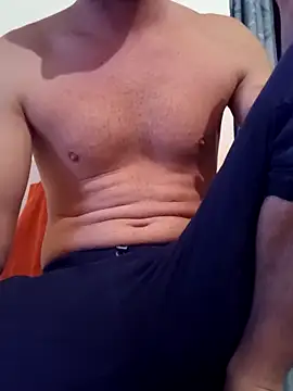 Snapshot of Rolandxxxr chatting on January 10, 2025, 12:58 pm Rolandxxxr online show from January 10, 2025, 12:58 pm