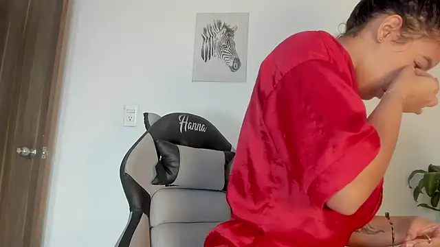 Hanna Risso online show from November 14, 2025, 7:12 pm