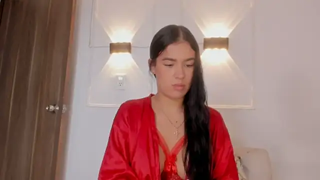 Snapshot of Hanna_Risso chatting on April 18, 2026, 6:12 pm Hanna Risso online show from April 18, 2026, 6:12 pm