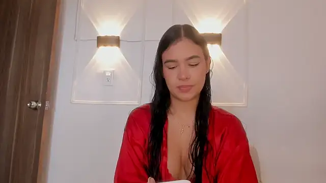 Snapshot of Hanna_Risso chatting on April 22, 2026, 5:47 pm Hanna Risso online show from April 22, 2026, 5:47 pm