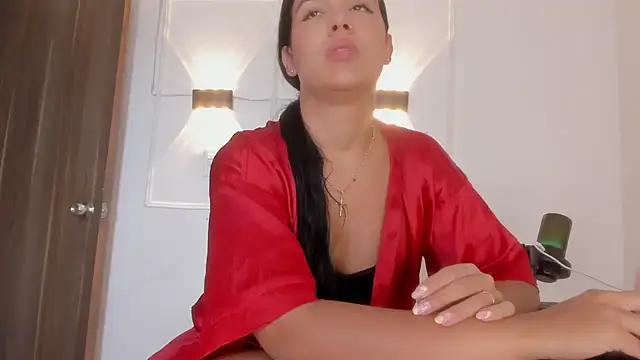 Snapshot of Hanna_Risso chatting on May 22, 2026, 6:02 pm Hanna Risso online show from May 22, 2026, 6:02 pm