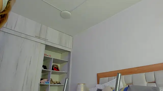 Snapshot of elena_mature chatting on October 31, 2025, 3:57 pm elena mature online show from October 31, 2025, 3:57 pm