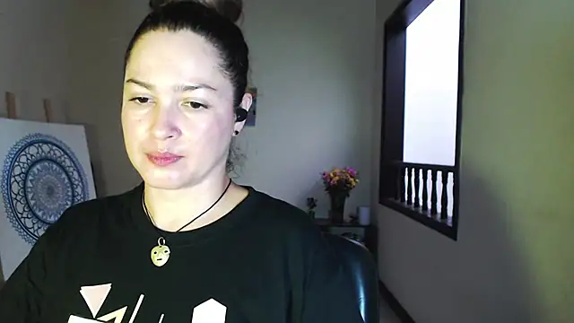 solamatista11 online show from February 11, 2025, 10:39 pm