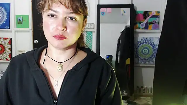 solamatista11 online show from October 10, 2025, 9:25 pm