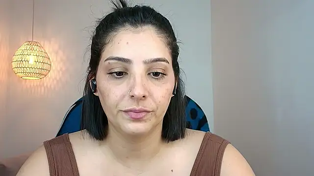 YummyAnna  online show from April 29, 2026, 8:37 pm
