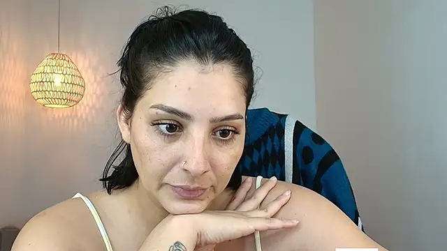 YummyAnna  online show from May 13, 2026, 8:06 pm