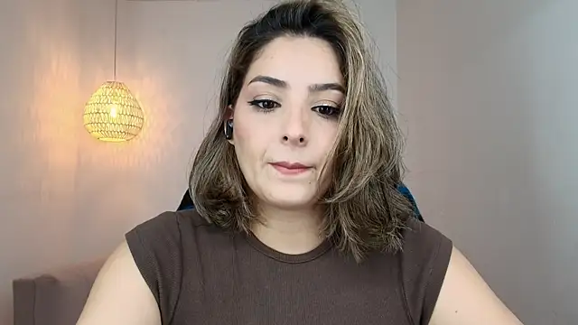 Snapshot of YummyAnna_ chatting on July 15, 2026, 7:19 pm YummyAnna online show from July 15, 2026, 7:19 pm