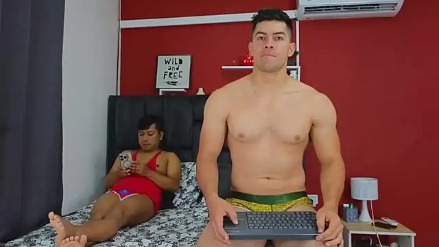 FelipeAndMarcello3 online show from January 27, 2025, 2:35 pm