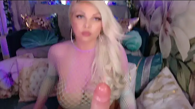 Snapshot of LexY- chatting on March 17, 2025, 8:51 pm LexY- online show from March 17, 2025, 8:51 pm
