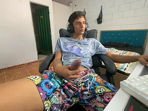 Snapshot of Max_TheHorseDick chatting on March 10, 2025, 8:56 pm Max TheHorseDick online show from March 10, 2025, 8:56 pm