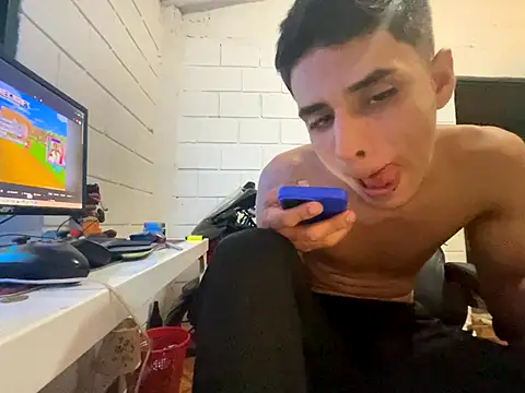 Snapshot of Max_TheHorseDick chatting on October 23, 2025, 3:50 am Max TheHorseDick online show from October 23, 2025, 3:50 am