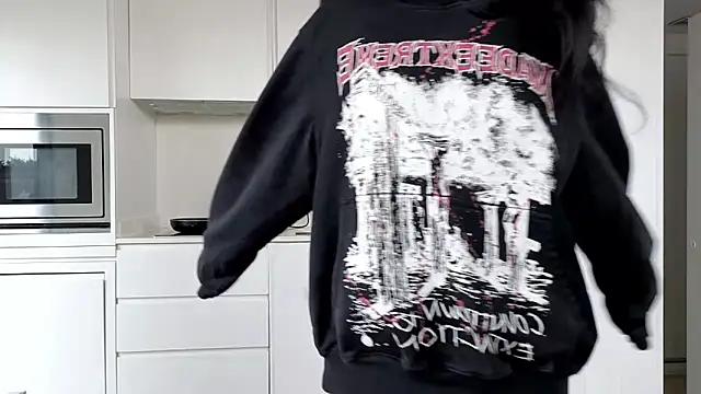 Snapshot of TammiLou chatting on February 9, 2026, 2:21 pm TammiLou online show from February 9, 2026, 2:21 pm