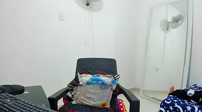 HUGEBOOBS MILF online show from December 28, 2024, 5:02 am