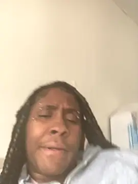 Foreignthababyy online show from December 1, 2025, 8:25 pm