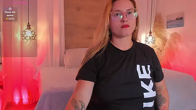 halaaa 1 online show from December 22, 2025, 7:11 pm