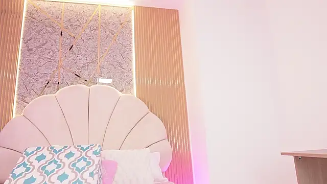 mssburbuja online show from November 5, 2025, 3:06 am