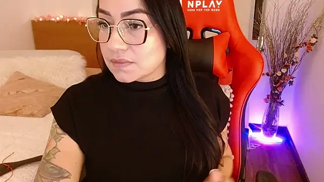 lucy luu  online show from December 12, 2024, 1:32 am