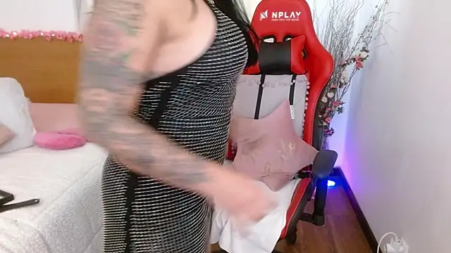 lucy luu  online show from December 31, 2024, 3:20 pm