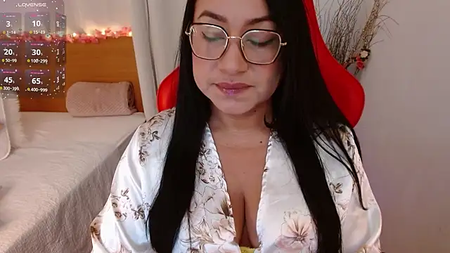 lucy luu  online show from February 27, 2025, 9:58 pm