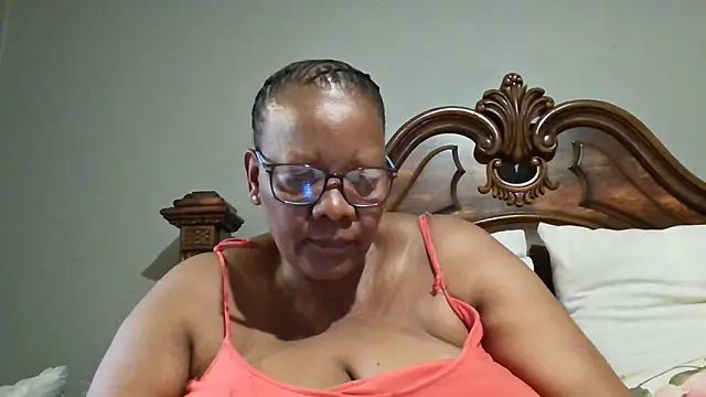 Snapshot of SEXYBOOBSNASS chatting on February 4, 2025, 3:54 am SEXYBOOBSNASS online show from February 4, 2025, 3:54 am