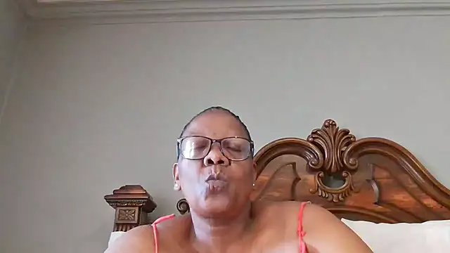 Snapshot of SEXYBOOBSNASS chatting on February 4, 2025, 6:57 am SEXYBOOBSNASS online show from February 4, 2025, 6:57 am