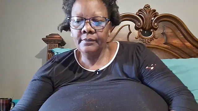 Snapshot of SEXYBOOBSNASS chatting on March 12, 2025, 5:46 am SEXYBOOBSNASS online show from March 12, 2025, 5:46 am