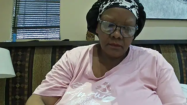 Snapshot of SEXYBOOBSNASS chatting on September 12, 2025, 4:56 am SEXYBOOBSNASS online show from September 12, 2025, 4:56 am