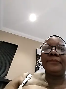 Snapshot of SEXYBOOBSNASS chatting on September 23, 2025, 9:18 pm SEXYBOOBSNASS online show from September 23, 2025, 9:18 pm