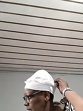 Snapshot of SEXYBOOBSNASS chatting on October 5, 2025, 3:54 pm SEXYBOOBSNASS online show from October 5, 2025, 3:54 pm