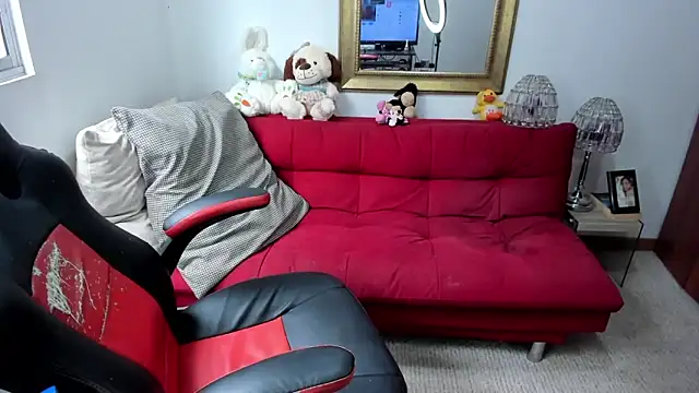 NicolettColin online show from December 18, 2024, 6:35 pm