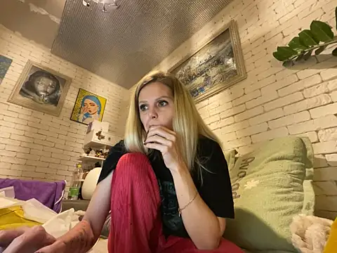 Snapshot of Angel_girllovemy chatting on February 4, 2025, 5:12 pm Angel girllovemy online show from February 4, 2025, 5:12 pm