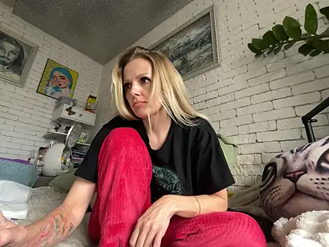 Snapshot of Angel_girllovemy chatting on February 5, 2025, 12:38 pm Angel girllovemy online show from February 5, 2025, 12:38 pm