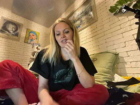Snapshot of Angel_girllovemy chatting on February 9, 2025, 5:22 pm Angel girllovemy online show from February 9, 2025, 5:22 pm