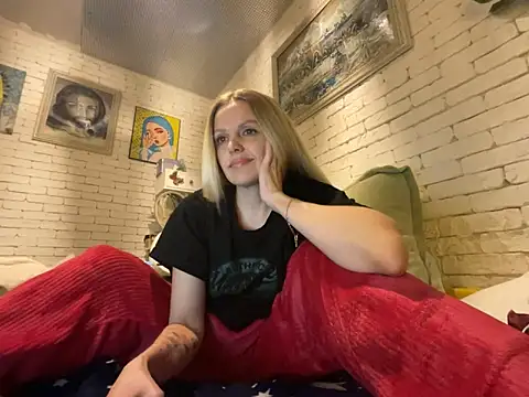 Snapshot of Angel_girllovemy chatting on February 10, 2025, 6:13 pm Angel girllovemy online show from February 10, 2025, 6:13 pm