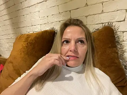 Snapshot of Angel_girllovemy chatting on February 28, 2025, 4:42 pm Angel girllovemy online show from February 28, 2025, 4:42 pm