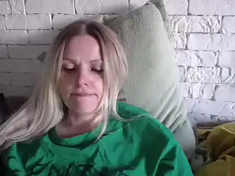 Snapshot of Angel_girllovemy chatting on March 19, 2025, 12:34 pm Angel girllovemy online show from March 19, 2025, 12:34 pm